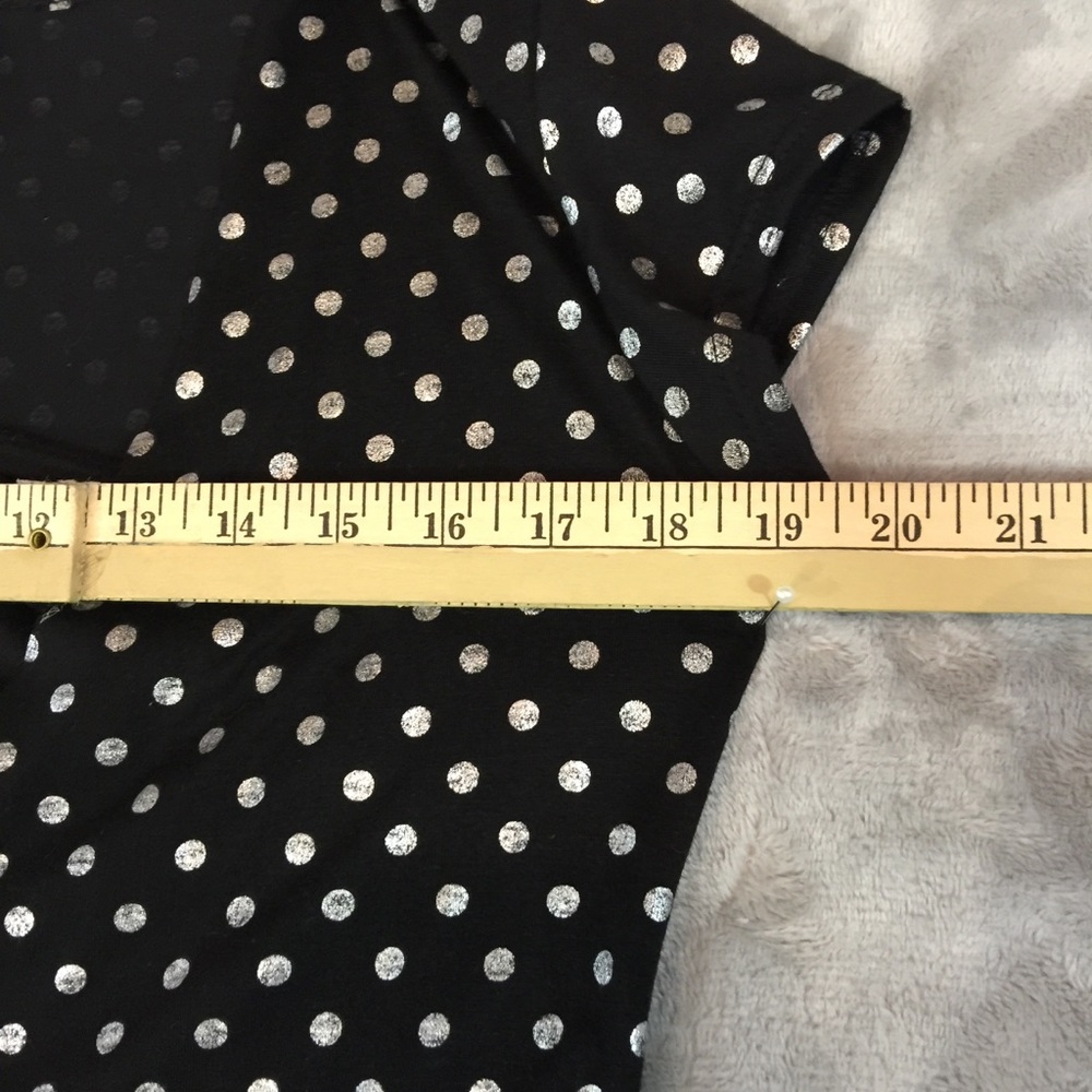 Discreet  Top - Picture 5 of 8